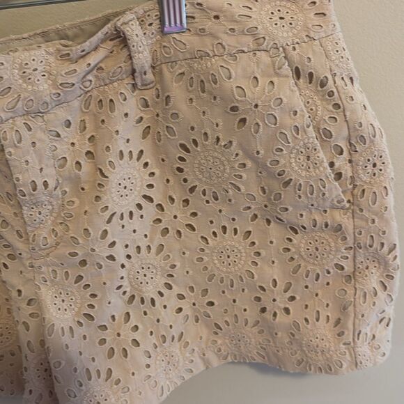 LOFT Tan eyelet shorts size 14 - Picture 2 of 5